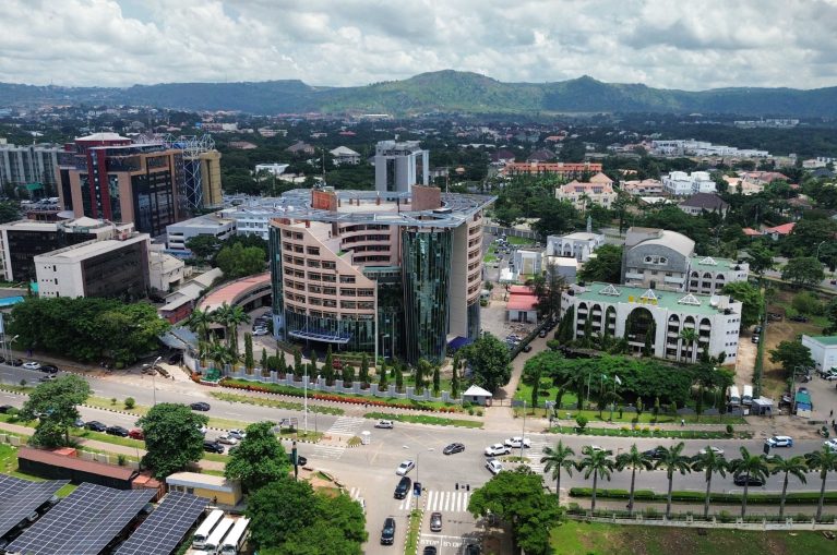 Where do Billionaires live in Abuja?